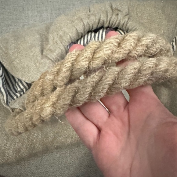 MAYA BAG Handmade Hemp Shoulder Bag With Exotic Bird Hemp Rope Handles - Picture 7 of 10